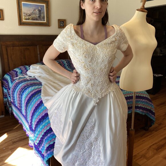 1) Wedding Gown: The Longest Train - Picture 14 of 16